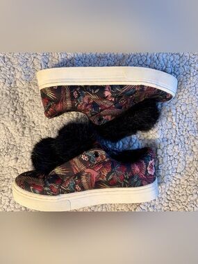 Sam Edelman Leya Faux-Fur Pom-Pom Slip-On Black Brocade Floral Platform Sneakers